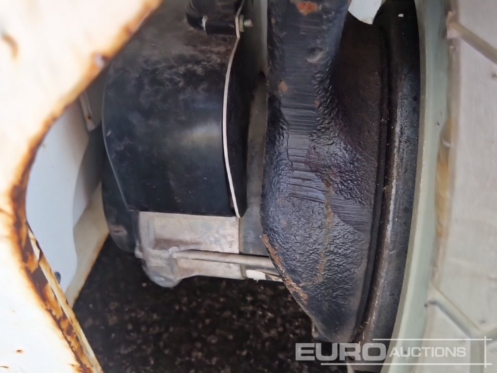 Ngritës me direk vertikal 2013 JLG 1230ES: foto 12