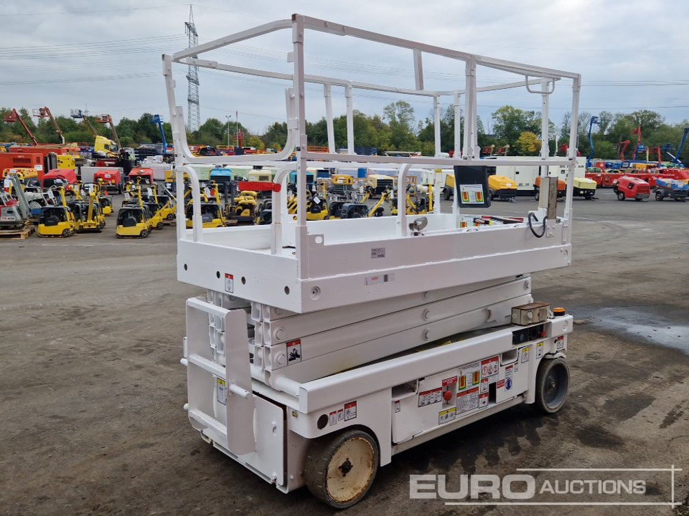 2014 Haulotte Compact 10 - Platformë ajrore: foto 4 2014 Haulotte Compact 10 - Platformë ajrore: foto 4
