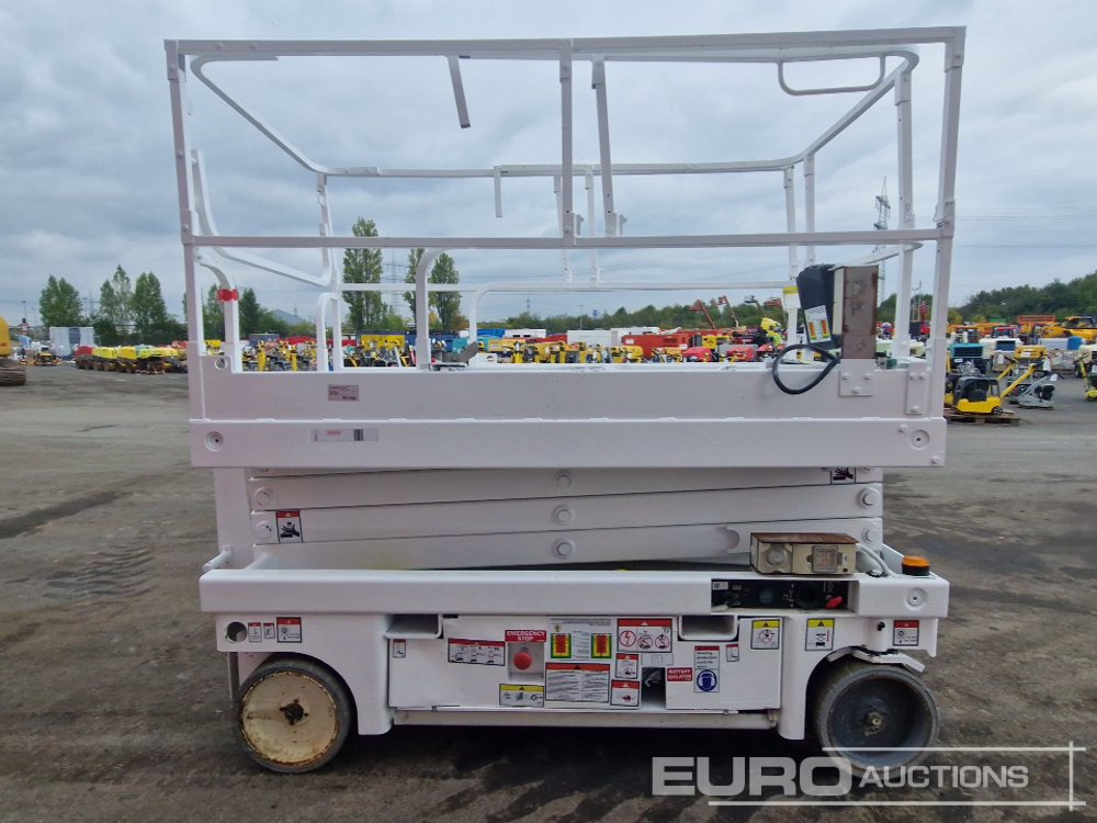 2014 Haulotte Compact 10 - Platformë ajrore: foto 5 2014 Haulotte Compact 10 - Platformë ajrore: foto 5