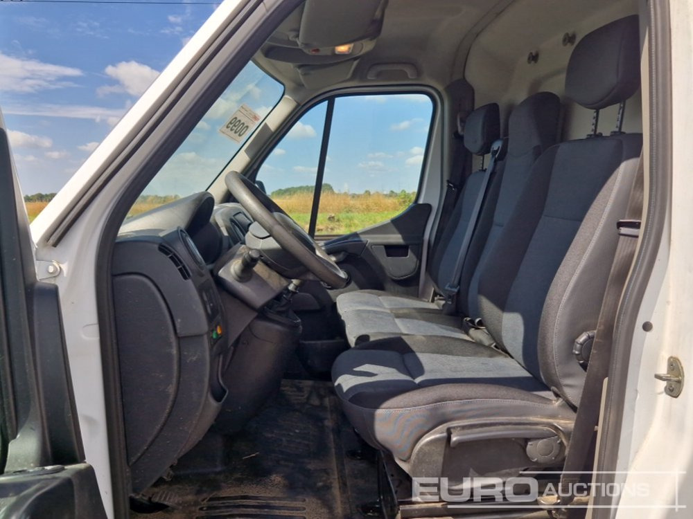 Platformë ajrore e montuar në kamion 2019 Renault Master: foto 30