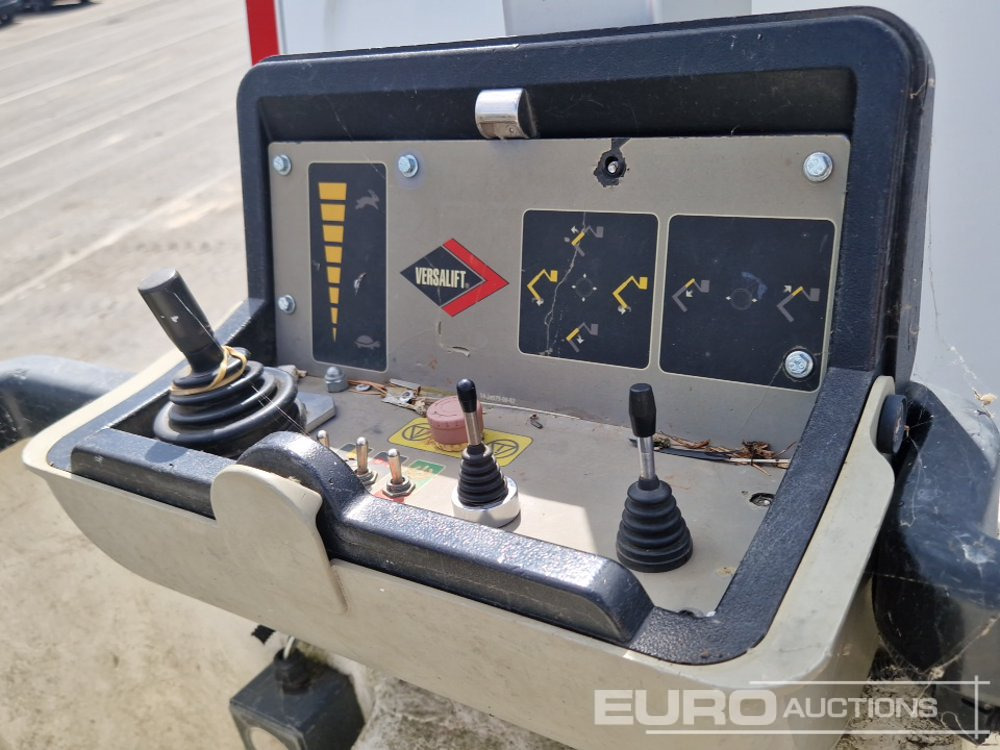 Platformë ajrore e montuar në kamion 2019 Renault Master: foto 20