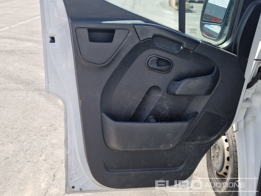 Platformë ajrore e montuar në kamion 2019 Renault Master: foto 29