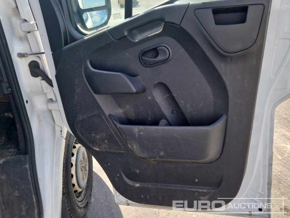 Platformë ajrore e montuar në kamion 2019 Renault Master: foto 28