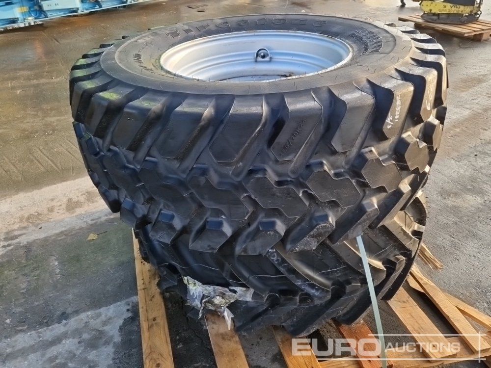 450/70R24 Tyres with Rims (2 of) - Gomë: foto 2 450/70R24 Tyres with Rims (2 of) - Gomë: foto 2