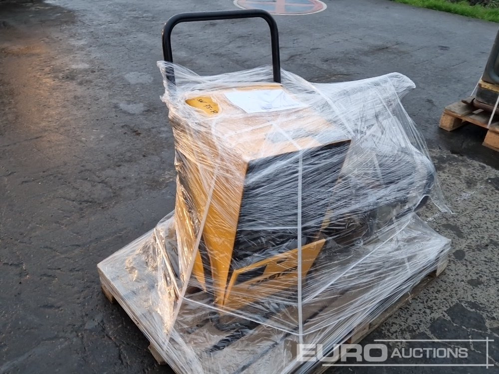 Dynapac LF100 - Pllakë vibratori: foto 4 Dynapac LF100 - Pllakë vibratori: foto 4