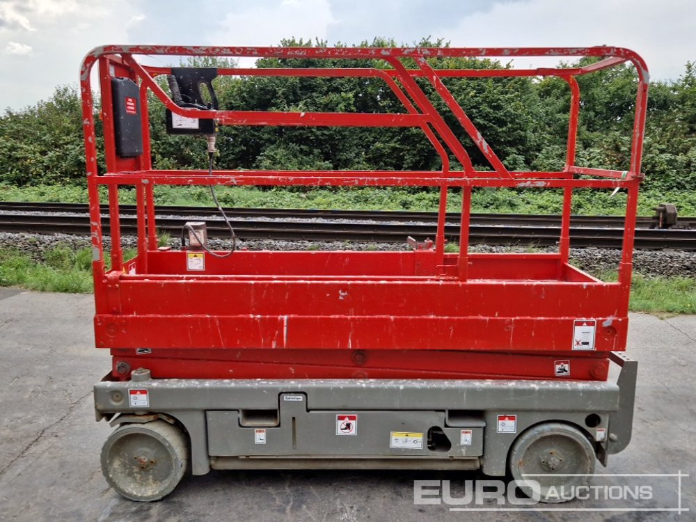 Haulotte Compact 8 Electric Scissor Lift - Platformë ajrore: foto 2 Haulotte Compact 8 Electric Scissor Lift - Platformë ajrore: foto 2