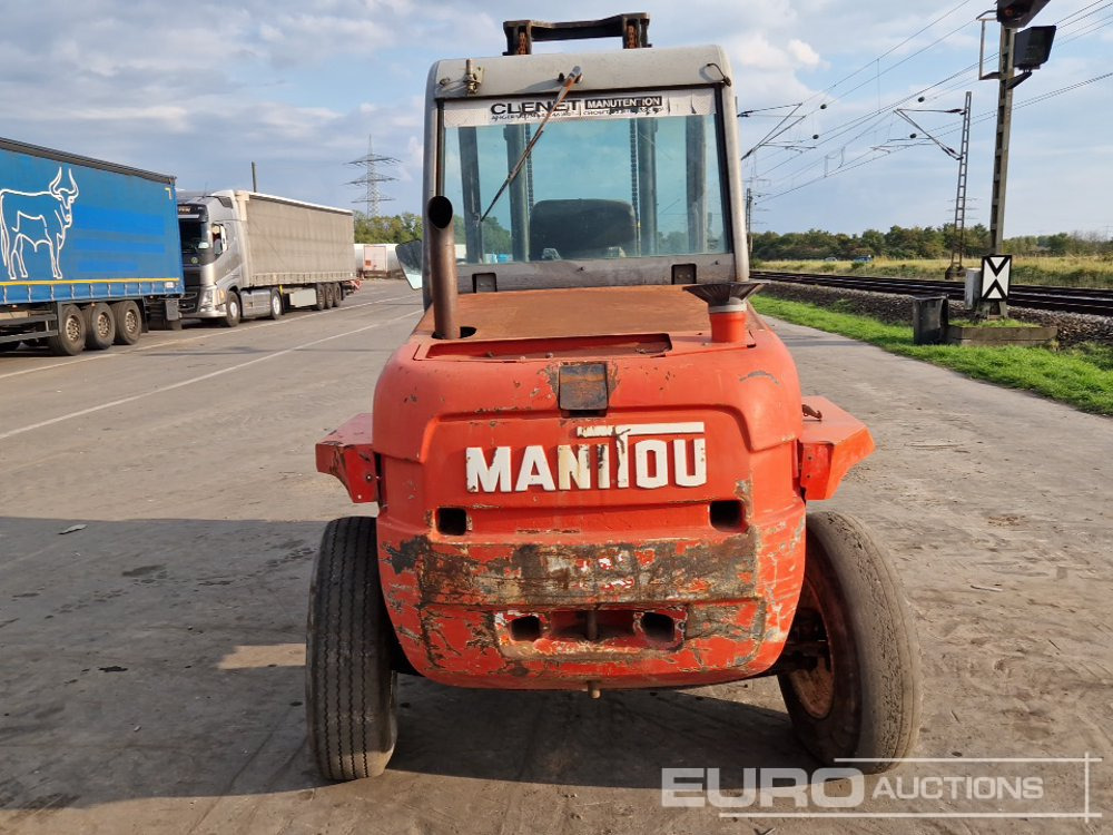 Manitou MC30 - Ngarkues me pirun për terren të ashpër: foto 4 Manitou MC30 - Ngarkues me pirun për terren të ashpër: foto 4