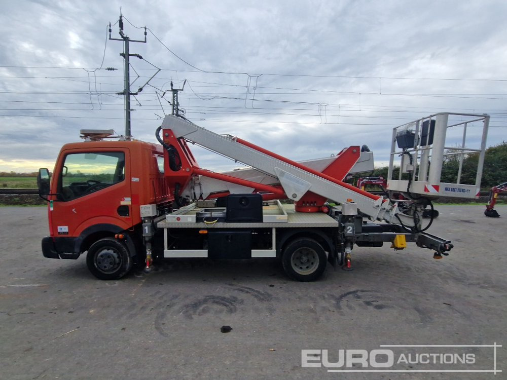 Nissan Cabstar 35.12 - Platformë ajrore e montuar në kamion: foto 2 Nissan Cabstar 35.12 - Platformë ajrore e montuar në kamion: foto 2