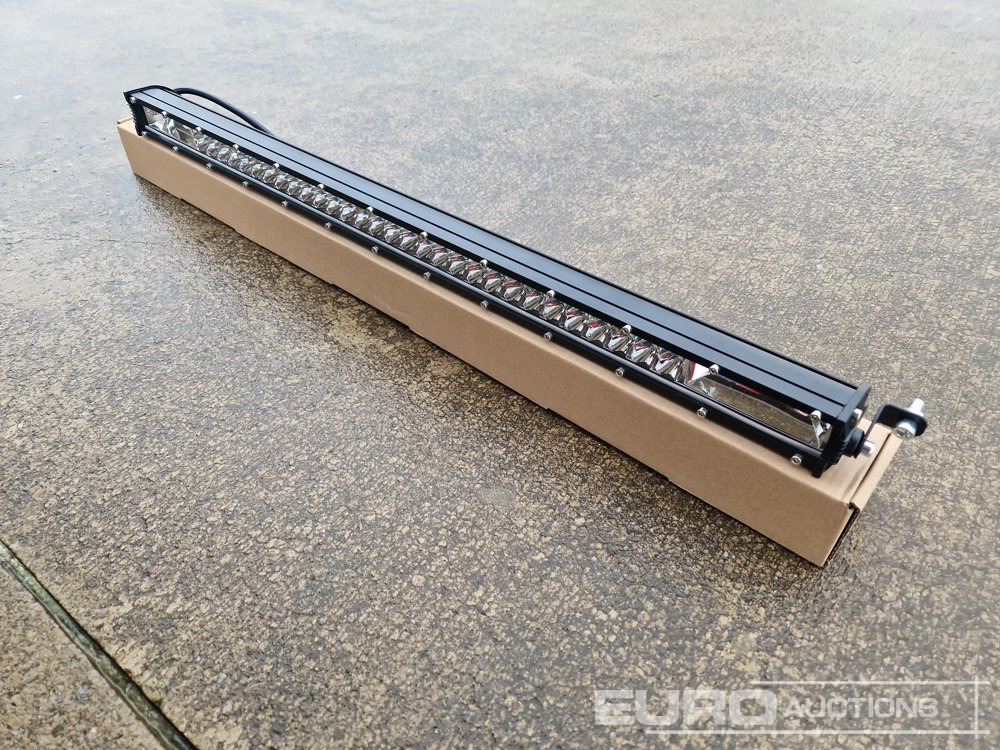 Unused 25" 240W Combo Beam LED Light Bar, Mounting Brackets, IP68 Waterproof - Pajisjet e ofiçinës: foto 1 Unused 25" 240W Combo Beam LED Light Bar, Mounting Brackets, IP68 Waterproof - Pajisjet e ofiçinës: foto 1