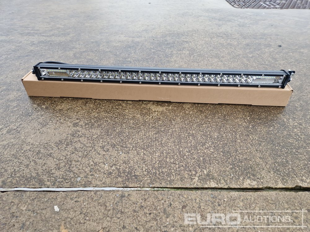 Unused 25" 240W Combo Beam LED Light Bar, Mounting Brackets, IP68 Waterproof - Pajisjet e ofiçinës: foto 5 Unused 25" 240W Combo Beam LED Light Bar, Mounting Brackets, IP68 Waterproof - Pajisjet e ofiçinës: foto 5