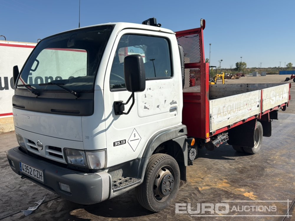 2004 Nissan Cabstar - Kamion me karroceri të hapur: foto 1 2004 Nissan Cabstar - Kamion me karroceri të hapur: foto 1