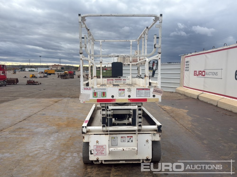 2014 Haulotte Compact 10 - Platformë ajrore: foto 4 2014 Haulotte Compact 10 - Platformë ajrore: foto 4