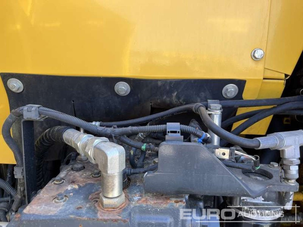 Ekskavator me zinxhirë 2016 Komatsu PC240LC-10: foto 34