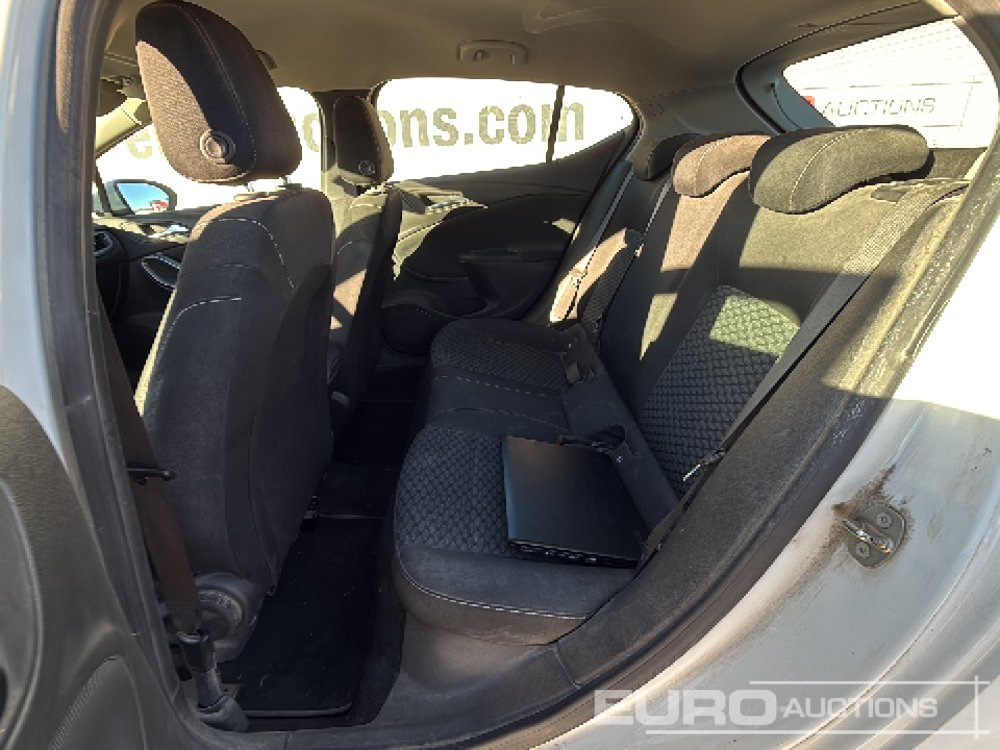 Veturë 2016 Opel Astra: foto 20 Veturë 2016 Opel Astra: foto 20