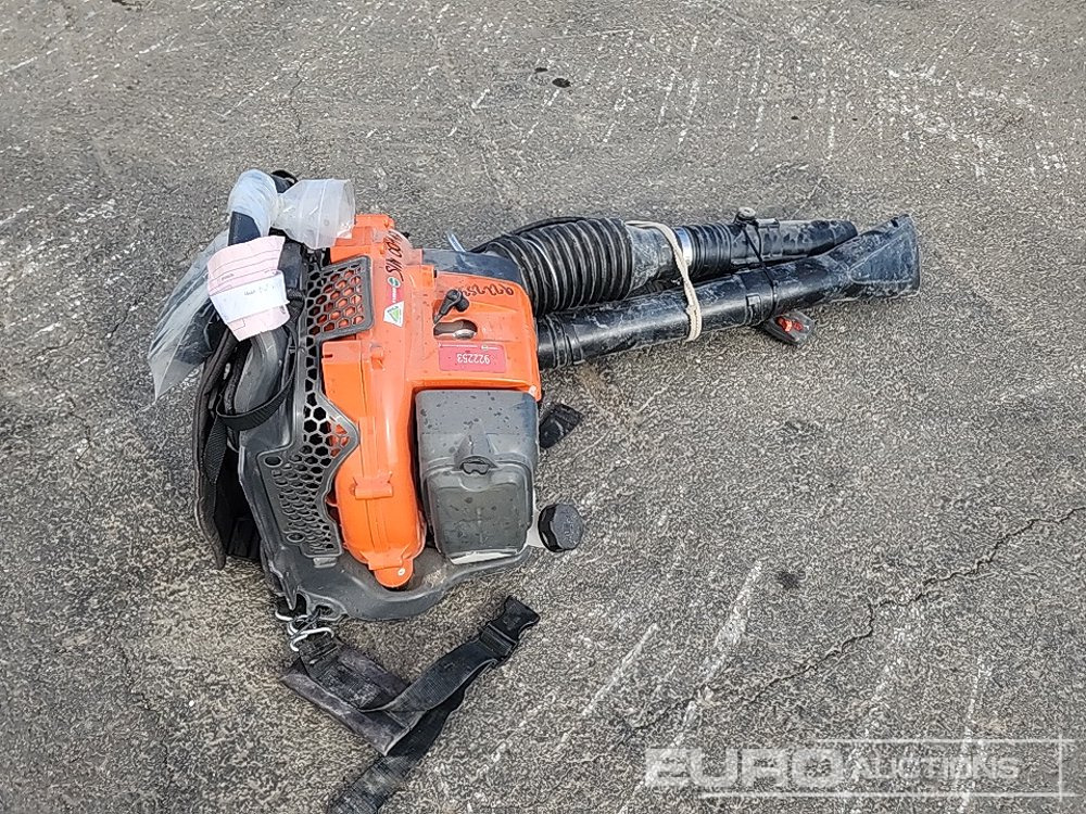 Husqvarna Leaf Blower - Pajisje ndërtimi: foto 4 Husqvarna Leaf Blower - Pajisje ndërtimi: foto 4