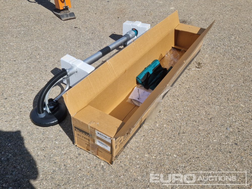 Makita SL 700 - Pajisjet e ofiçinës: foto 4 Makita SL 700 - Pajisjet e ofiçinës: foto 4
