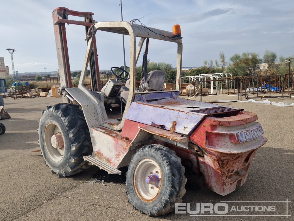 Manitou M230CP - Ngarkues me pirun për terren të ashpër: foto 3 Manitou M230CP - Ngarkues me pirun për terren të ashpër: foto 3