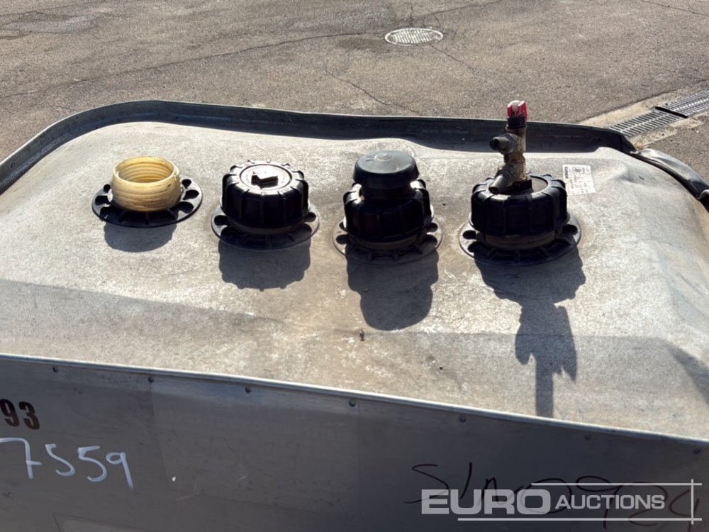 SCHUTZ 1000L Fuel Tank - Pajisje ndërtimi: foto 5 SCHUTZ 1000L Fuel Tank - Pajisje ndërtimi: foto 5