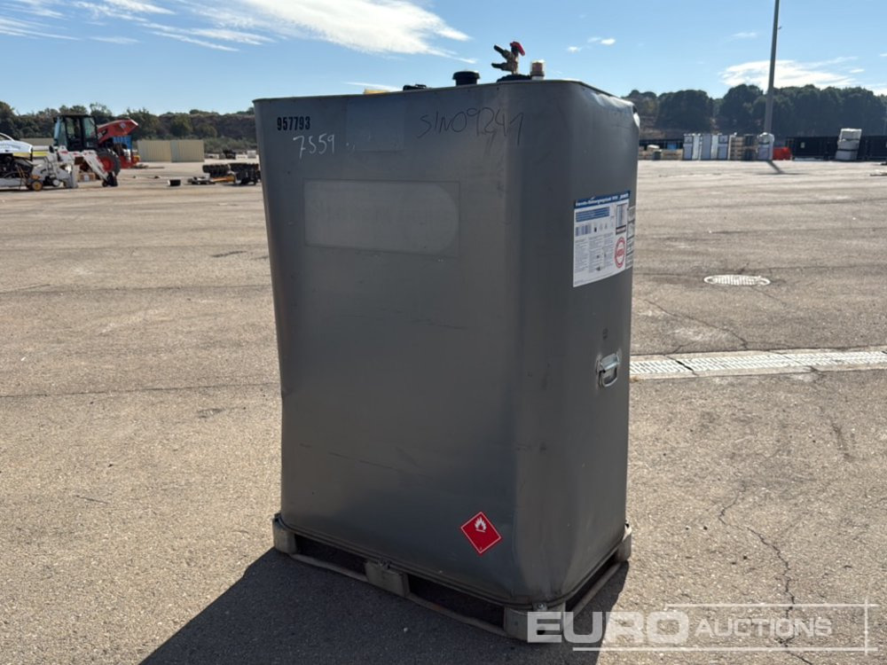 SCHUTZ 1000L Fuel Tank - Pajisje ndërtimi: foto 1 SCHUTZ 1000L Fuel Tank - Pajisje ndërtimi: foto 1