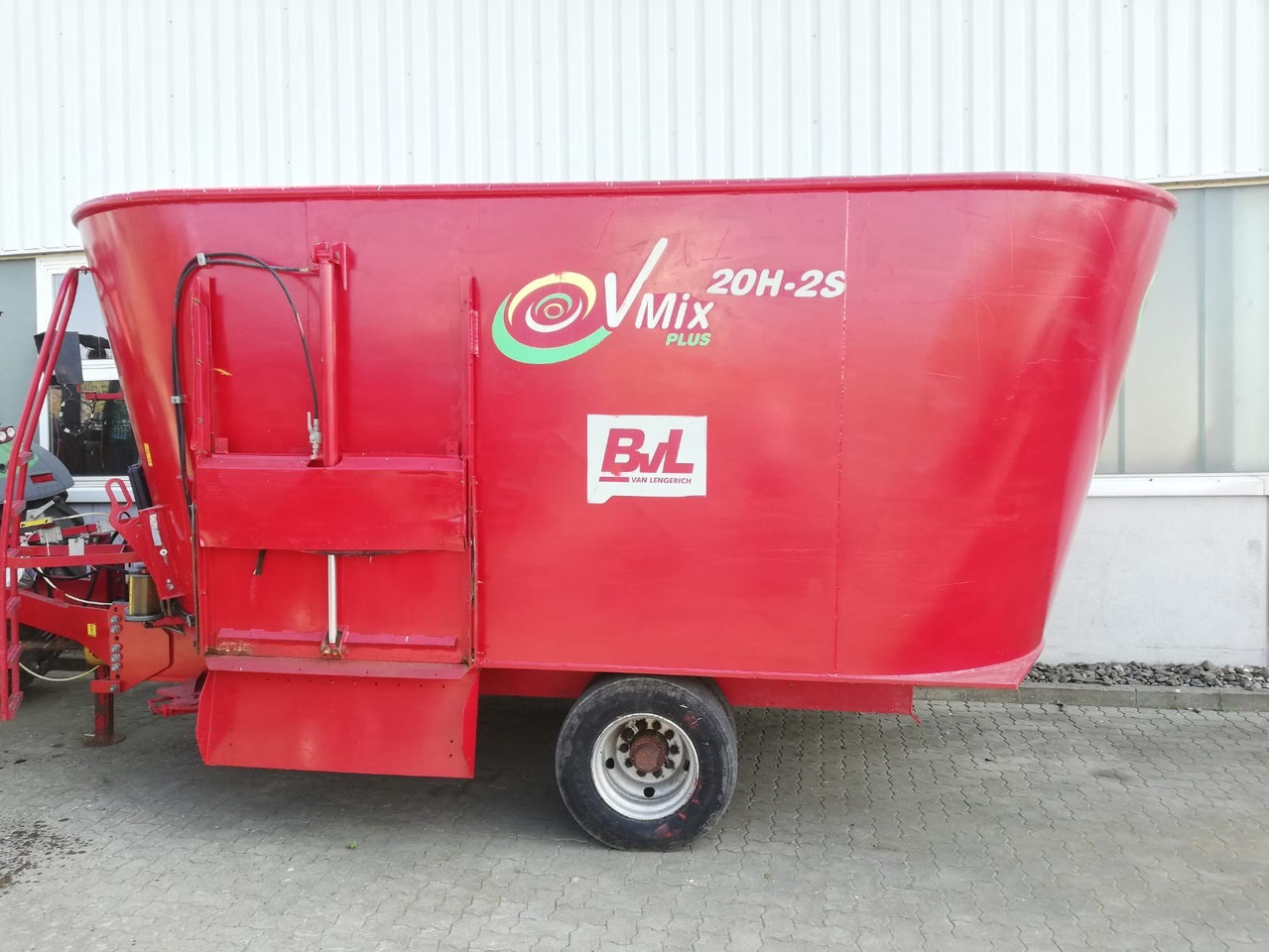 BVL Futtermischwagen 20m³ - Vagon për përzierjen e foragjereve: foto 1 BVL Futtermischwagen 20m³ - Vagon për përzierjen e foragjereve: foto 1