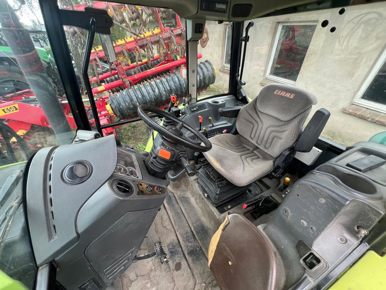 Claas Axos 340 - Traktor: foto 4 Claas Axos 340 - Traktor: foto 4