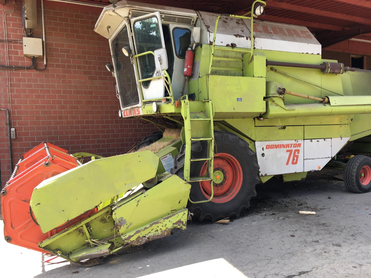 Claas Dominator 76 - Autokombajnë: foto 1 Claas Dominator 76 - Autokombajnë: foto 1