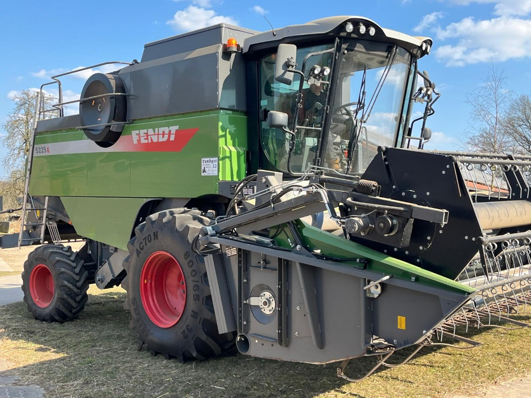 Fendt 5225 E 5,50m PowerFlow Schneidwerk - Autokombajnë: foto 4 Fendt 5225 E 5,50m PowerFlow Schneidwerk - Autokombajnë: foto 4