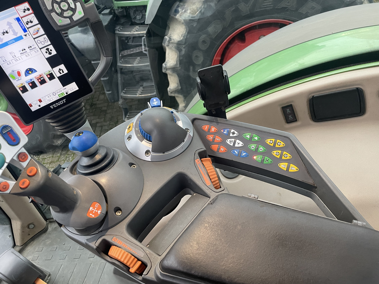 Fendt 718 Power Plus - Traktor: foto 3 Fendt 718 Power Plus - Traktor: foto 3