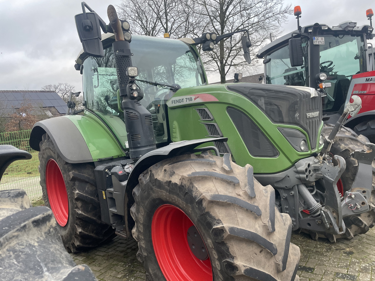 Fendt 718 Power Plus - Traktor: foto 1 Fendt 718 Power Plus - Traktor: foto 1