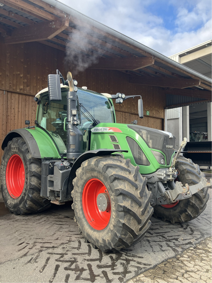 Fendt 718 Vario S4 Power - Traktor: foto 1 Fendt 718 Vario S4 Power - Traktor: foto 1