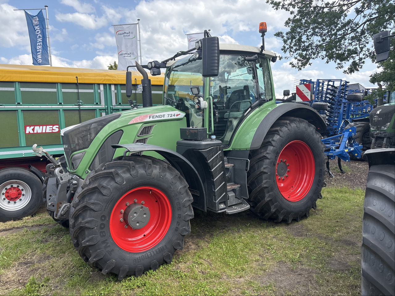 Fendt 724 Power - Traktor: foto 1 Fendt 724 Power - Traktor: foto 1