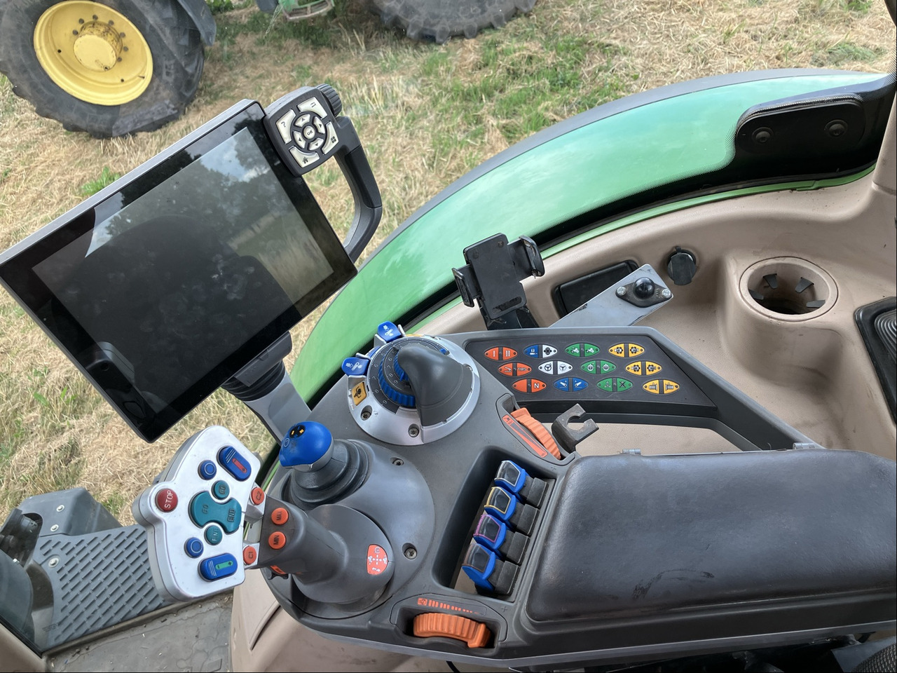 Fendt 724 Vario S4 - Traktor: foto 3 Fendt 724 Vario S4 - Traktor: foto 3