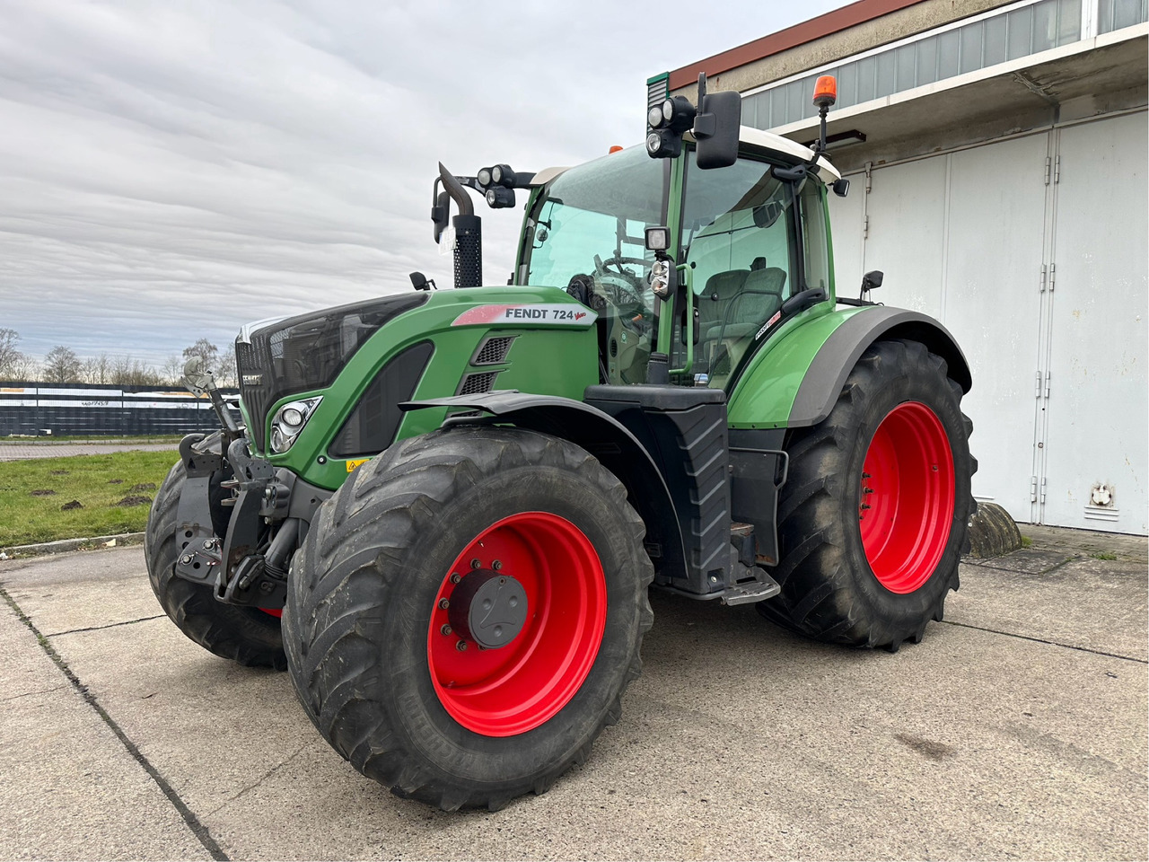 Fendt 724 Vario S4 ProfiPlus - Traktor: foto 1 Fendt 724 Vario S4 ProfiPlus - Traktor: foto 1