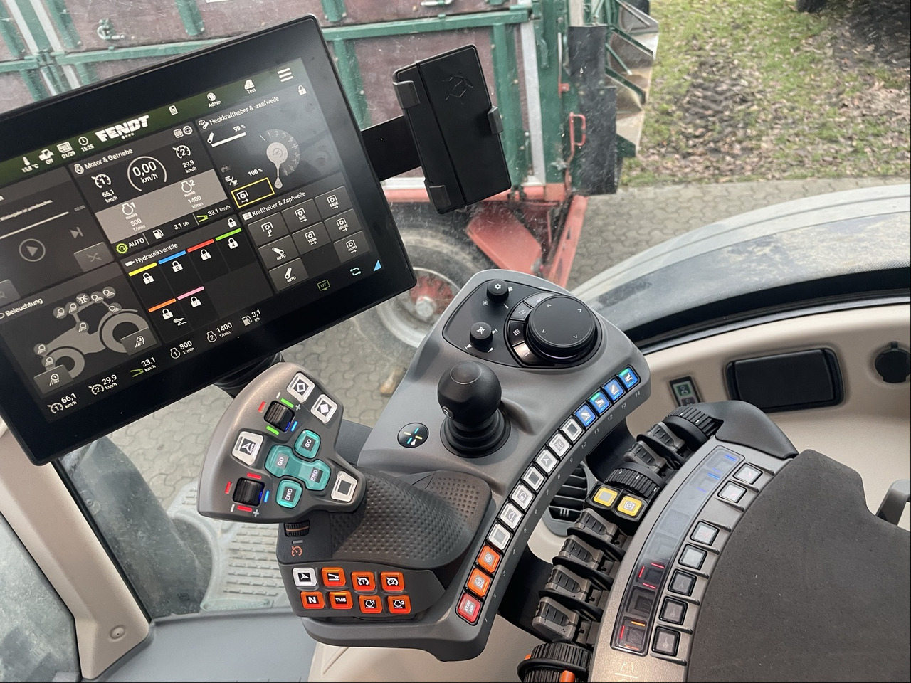 Fendt 728 Vario Gen7 Profi Setting1 - Traktor: foto 2 Fendt 728 Vario Gen7 Profi Setting1 - Traktor: foto 2