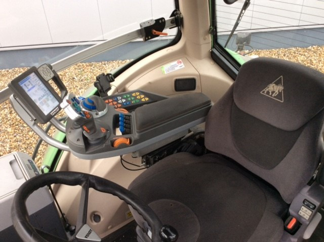 Fendt 824 Vario S4 Profi - Traktor: foto 3 Fendt 824 Vario S4 Profi - Traktor: foto 3