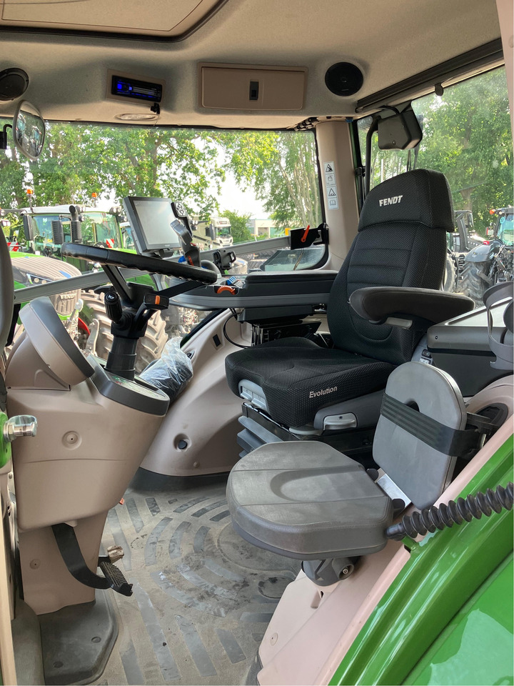 Fendt 826 Vario S4 Profi Plus RTK - Traktor: foto 3 Fendt 826 Vario S4 Profi Plus RTK - Traktor: foto 3