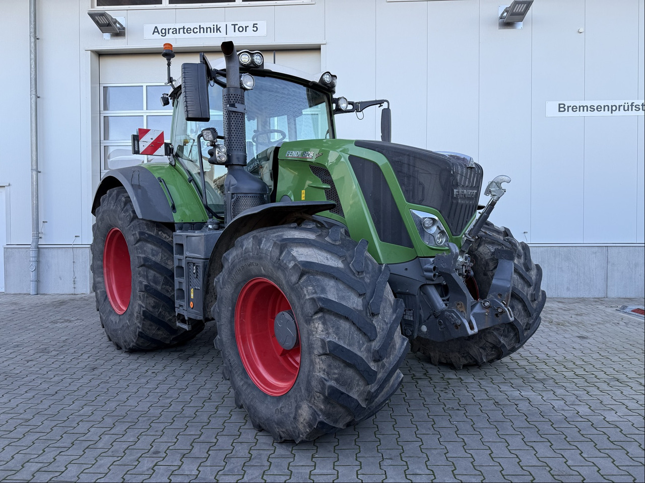 Fendt 828 Vario ProfiPlus Motor NEU - Traktor: foto 1 Fendt 828 Vario ProfiPlus Motor NEU - Traktor: foto 1