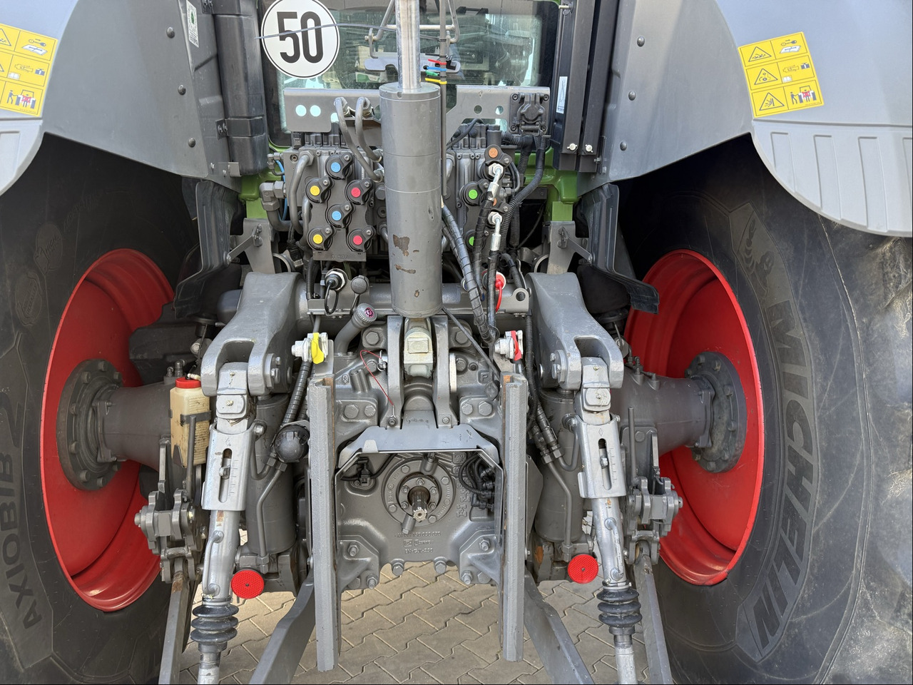 Fendt 828 Vario ProfiPlus Motor NEU - Traktor: foto 4 Fendt 828 Vario ProfiPlus Motor NEU - Traktor: foto 4