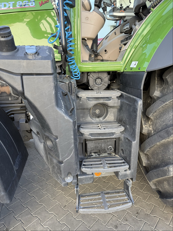 Fendt 828 Vario ProfiPlus Motor NEU - Traktor: foto 3 Fendt 828 Vario ProfiPlus Motor NEU - Traktor: foto 3