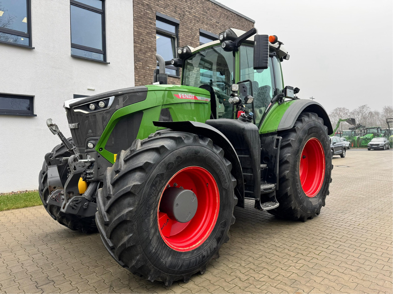 Fendt 933 Vario Gen6 Profi Plus - Traktor: foto 1 Fendt 933 Vario Gen6 Profi Plus - Traktor: foto 1