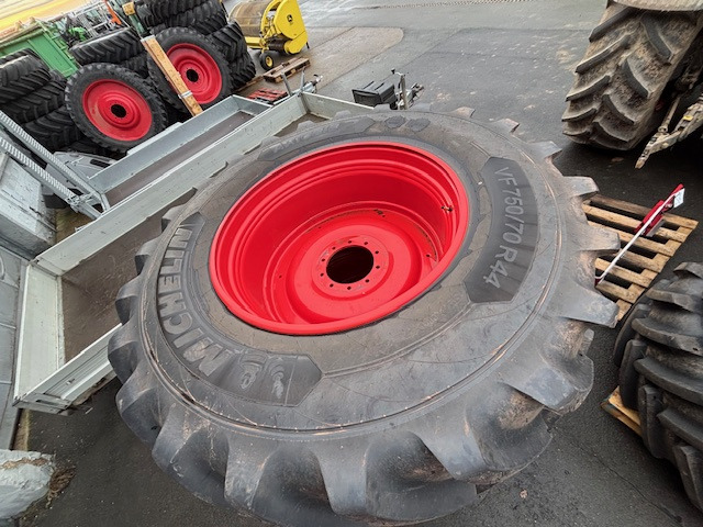 Fendt VF650/60R38 MI VF750/70R44 MI - Traktor: foto 2 Fendt VF650/60R38 MI VF750/70R44 MI - Traktor: foto 2