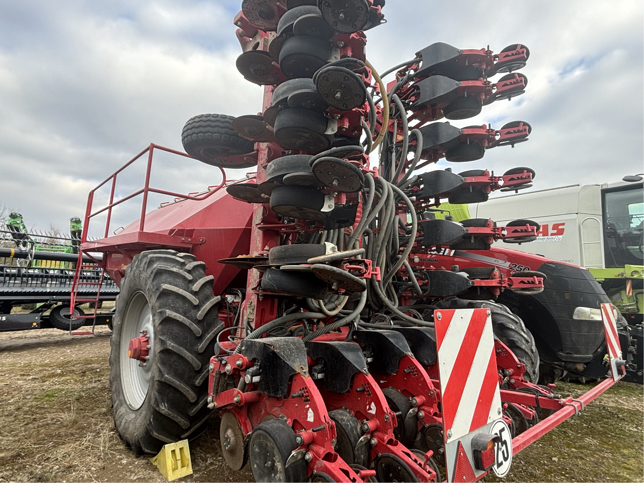 Horsch Maestro 18.50 SW - Mbjellëse në radhë: foto 4 Horsch Maestro 18.50 SW - Mbjellëse në radhë: foto 4