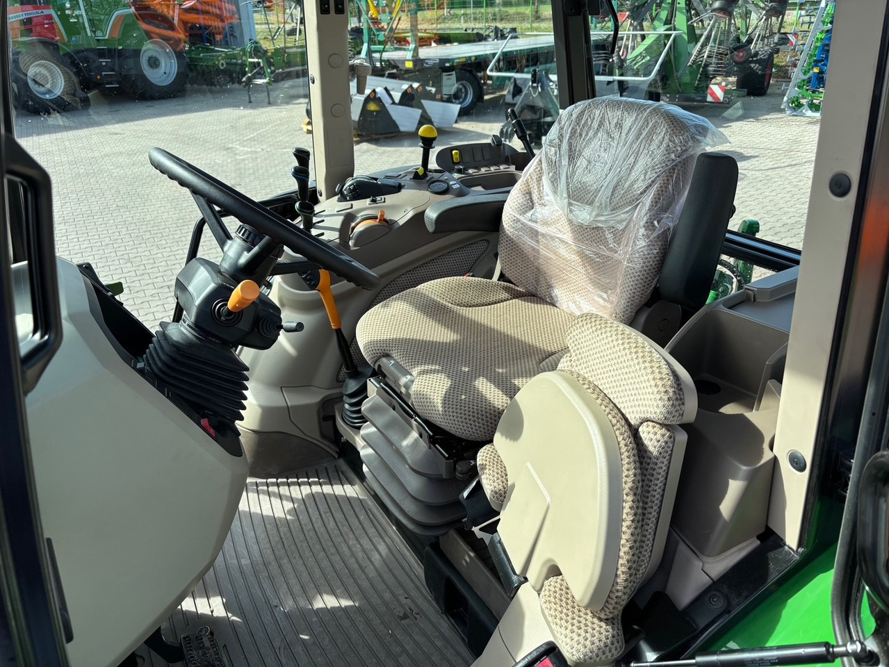 John Deere 5090 M - Traktor: foto 4 John Deere 5090 M - Traktor: foto 4