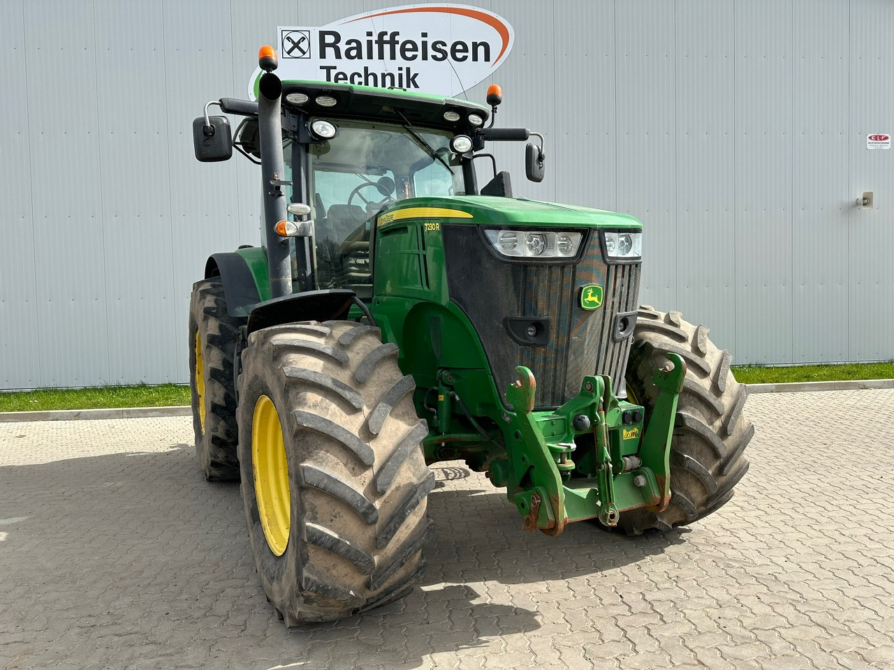 John Deere 7230R - Traktor: foto 1 John Deere 7230R - Traktor: foto 1