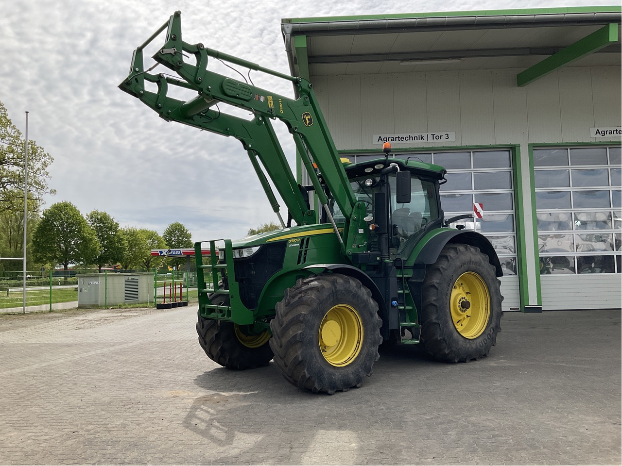 John Deere 7310 R - Traktor: foto 1 John Deere 7310 R - Traktor: foto 1