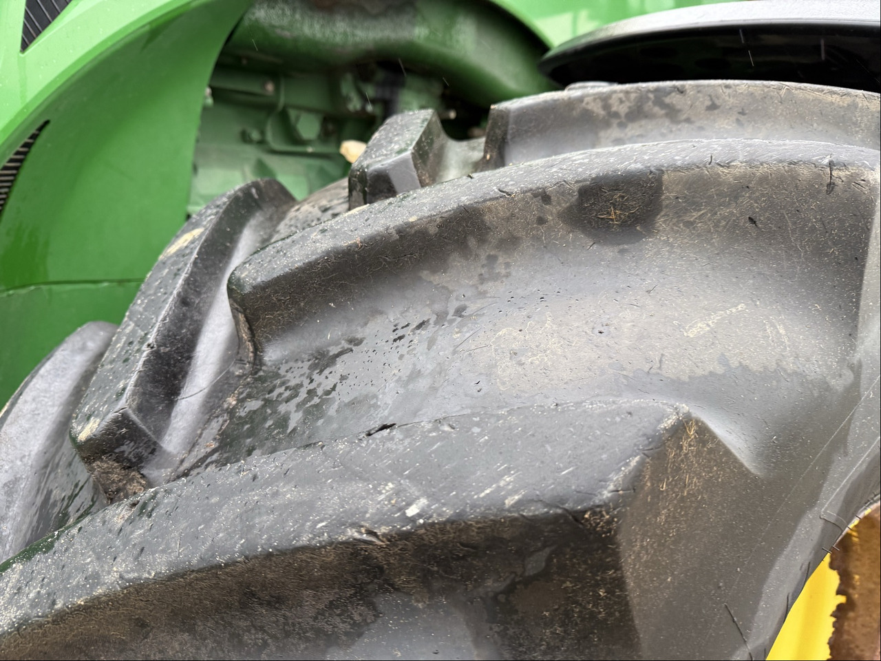 John Deere 8320 R E23 - Traktor: foto 4 John Deere 8320 R E23 - Traktor: foto 4