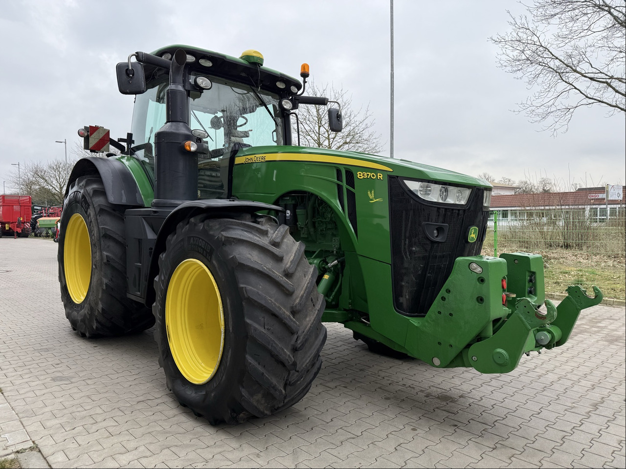 John Deere 8370 R - Traktor: foto 1 John Deere 8370 R - Traktor: foto 1