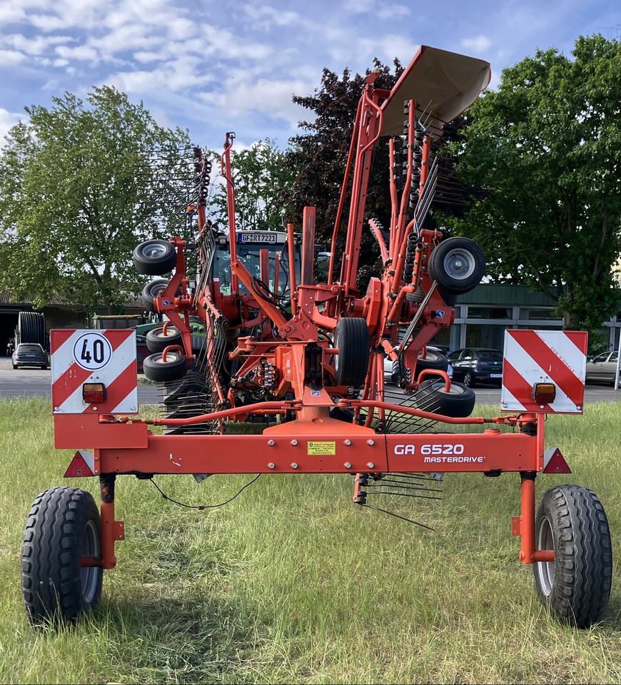 Kuhn 6520 - Barkthyese/ Shkundës bari: foto 5 Kuhn 6520 - Barkthyese/ Shkundës bari: foto 5