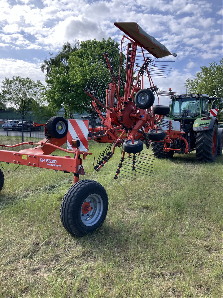 Kuhn 6520 - Barkthyese/ Shkundës bari: foto 4 Kuhn 6520 - Barkthyese/ Shkundës bari: foto 4
