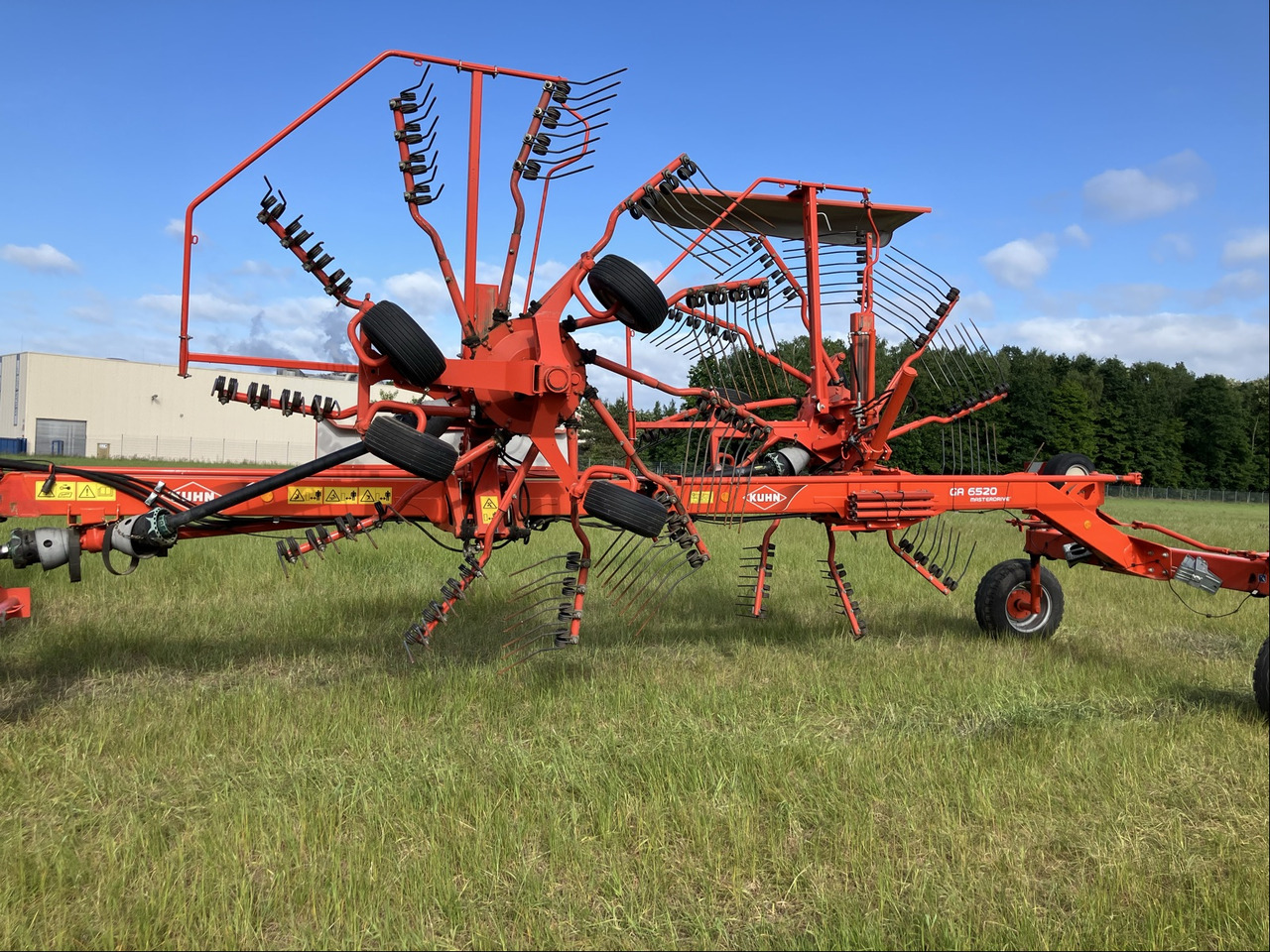 Kuhn 6520 - Barkthyese/ Shkundës bari: foto 1 Kuhn 6520 - Barkthyese/ Shkundës bari: foto 1